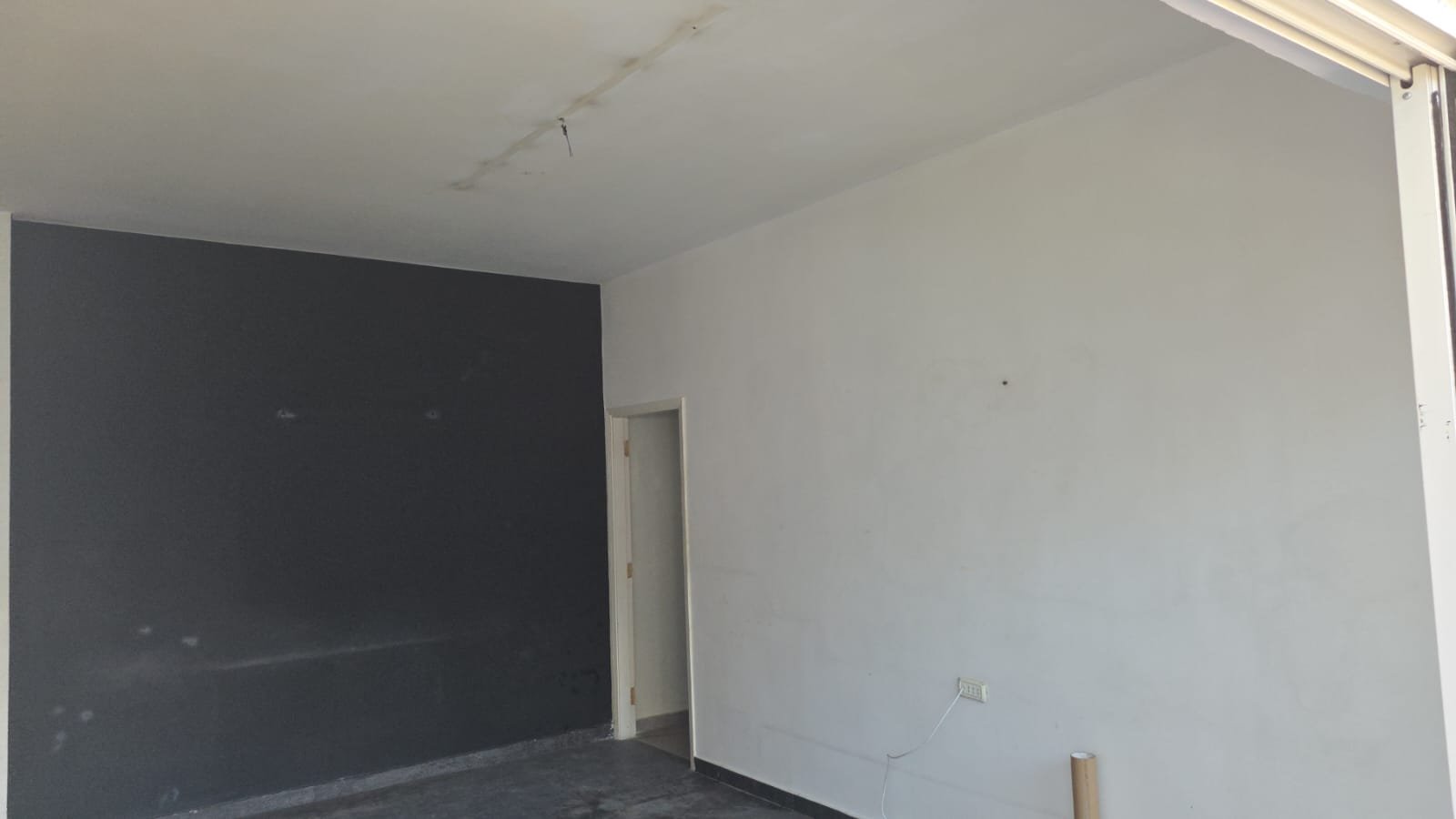 Photo 1 of 6